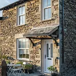 別荘 Bracken House